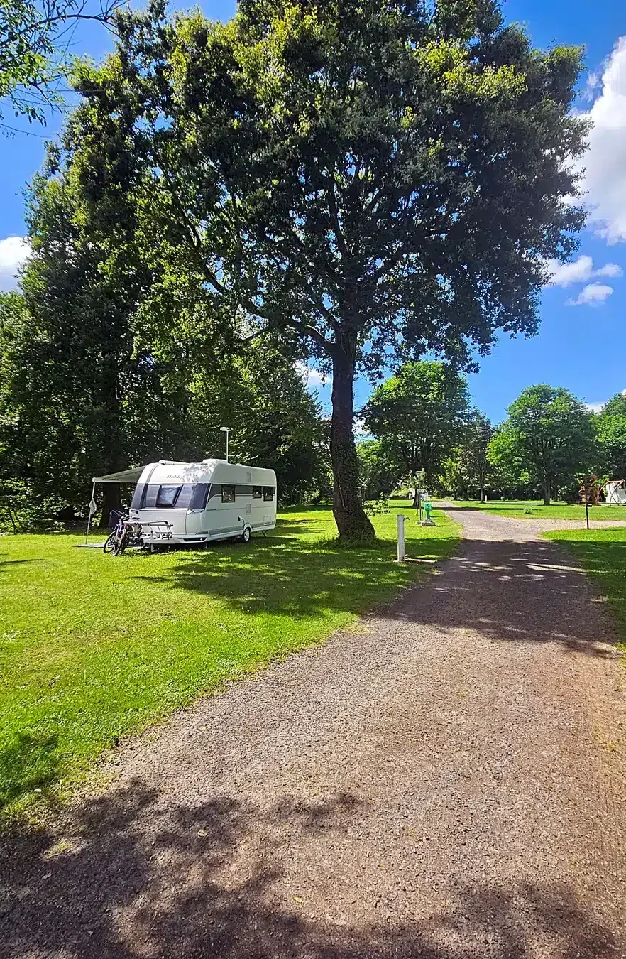emplacements camping les berges du célé